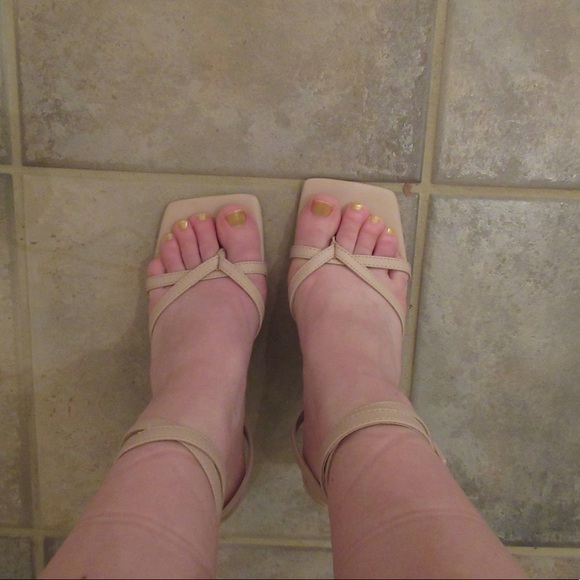 Nude Square Toe Calvin Klein Mini Heel size 7 - Picture 5 of 7